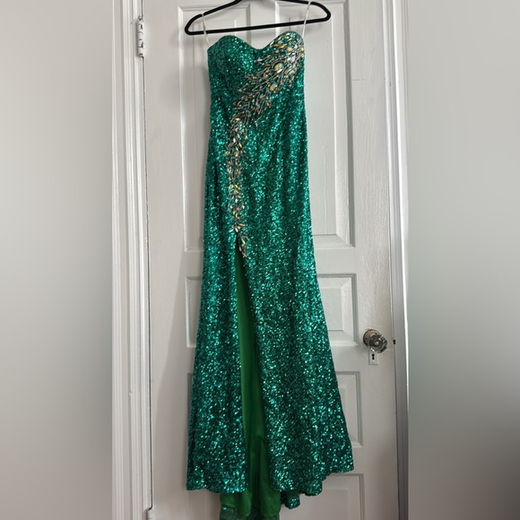 Tony Bowls Vibrant Green Sequin Prom Dress - Picture 2 of 9